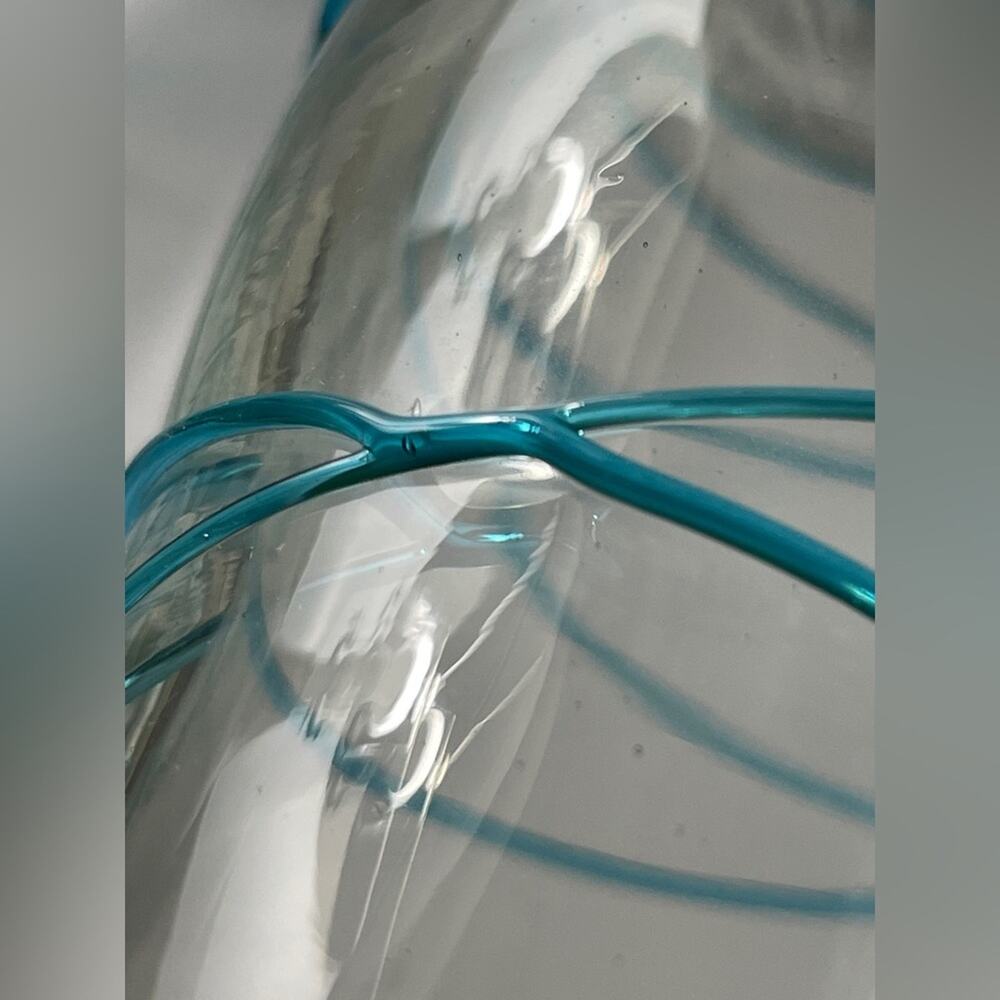 Pair‎ of Tall Handblown Glass Swirl Vases, Made in Mexico - Picture 5 of 9